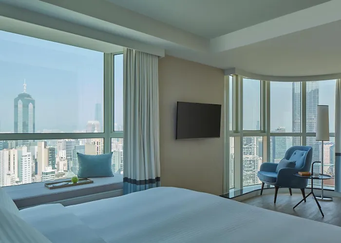 Two Macdonnell Road Aparthotel Hong Kong